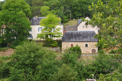 Zicht vanaf Le Boulet op Le Manoir in Souillac