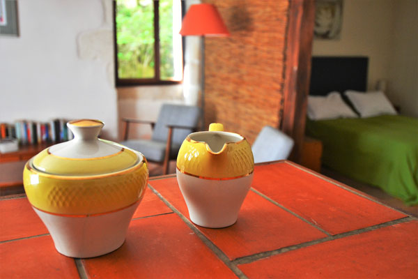 crockery of room/gite colombard