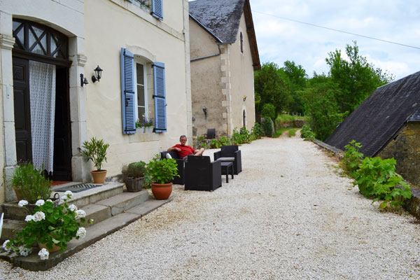 Le Manoir in Souillac, entry street direction