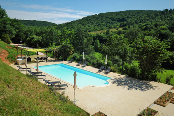 Le Manoir, vue sur la piscine