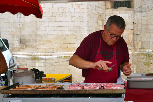 Marché gourmand à Souillac