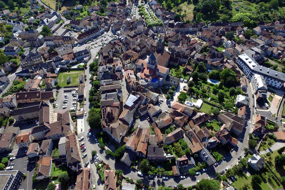 luchtfoto van Beaulieu-sur-Dordogne