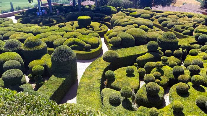 Buxus in al zijn vormen in de tuinen van Marqueyssac